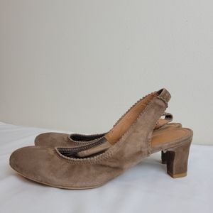 Lottusse Slingback Heel Round Toe ShoesSize 38/7.5